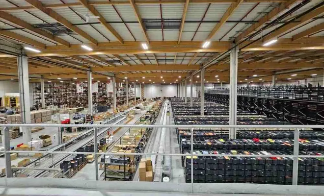 Installation de destratificateurs d’air dans un entrepôt à Saint-Étienne, Saint-Étienne, BJ Connect 42